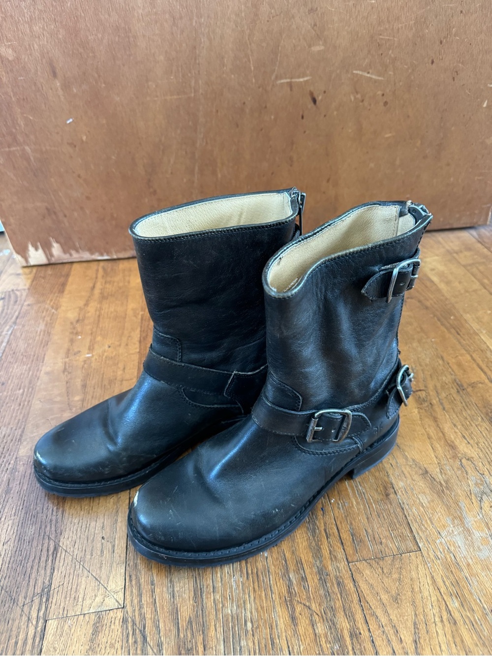 Frye Women’s Veronica Back Zip Short Boots Booties Black 7 - Picture 7 of 14